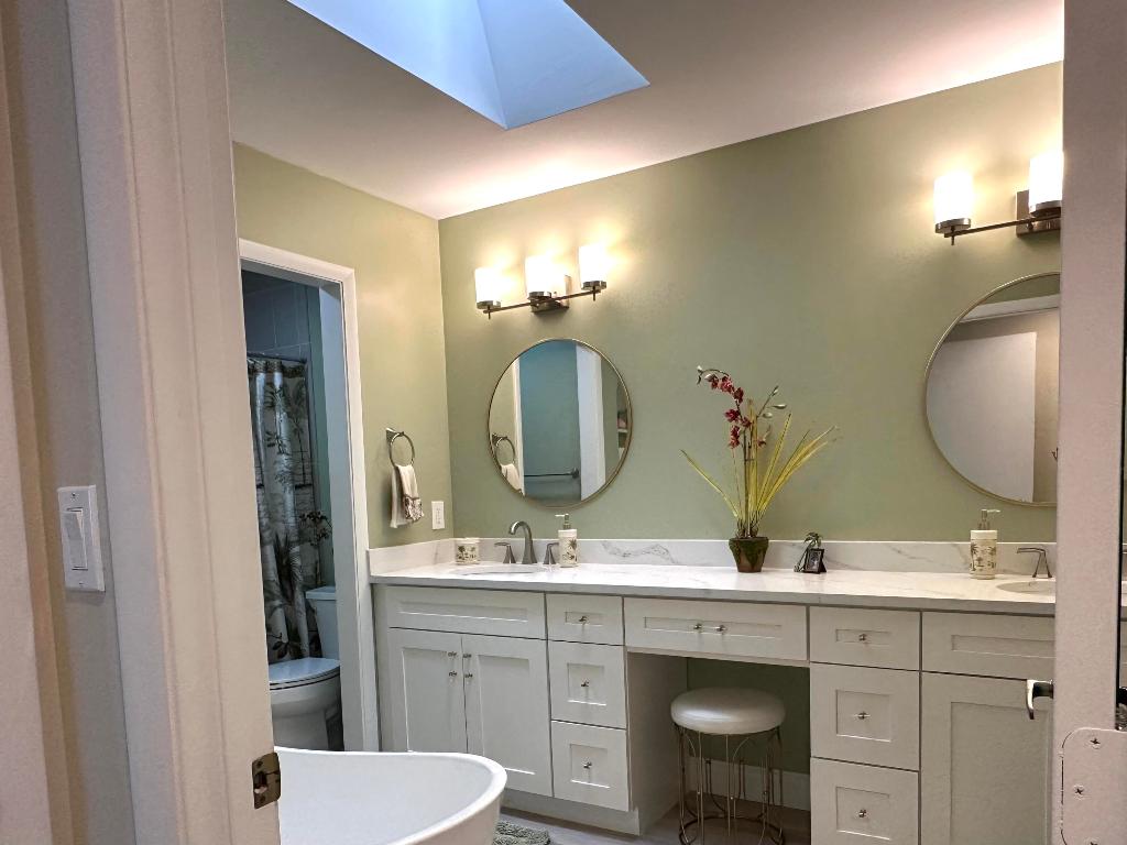 6070 Bay Isles Drive