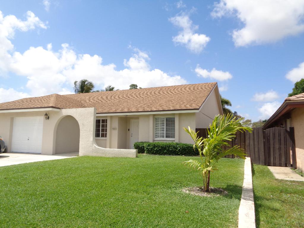 841 Lantern Tree Lane