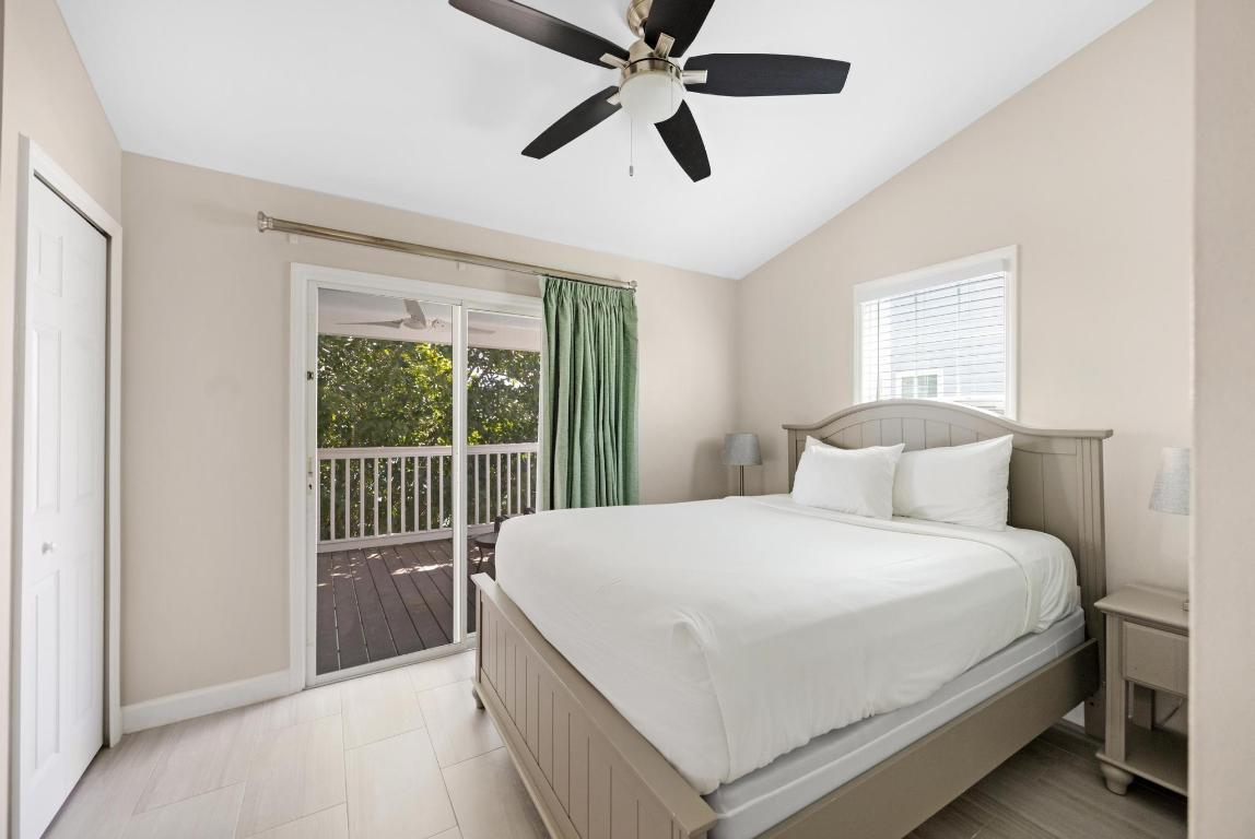 7051 Harbor Village Drive