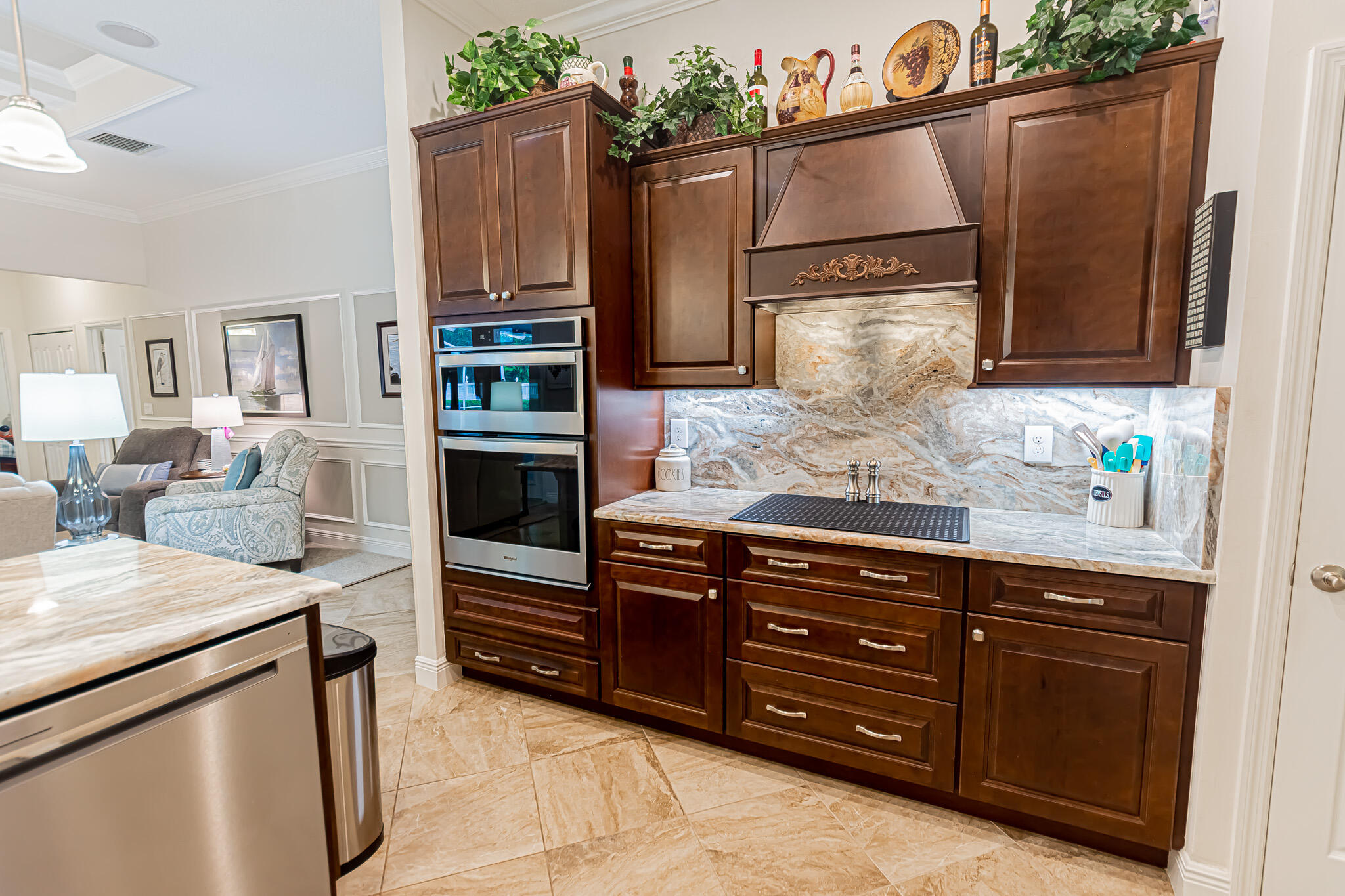 5927 NW Favian Avenue