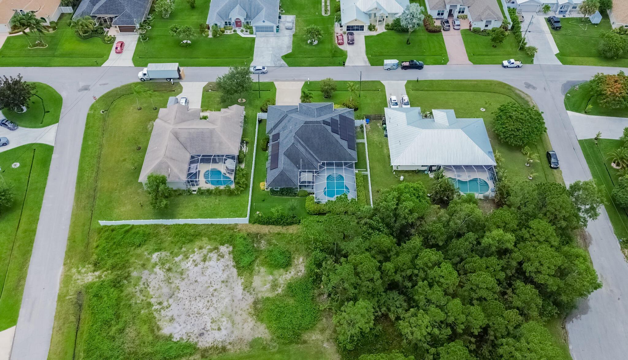 5927 NW Favian Avenue