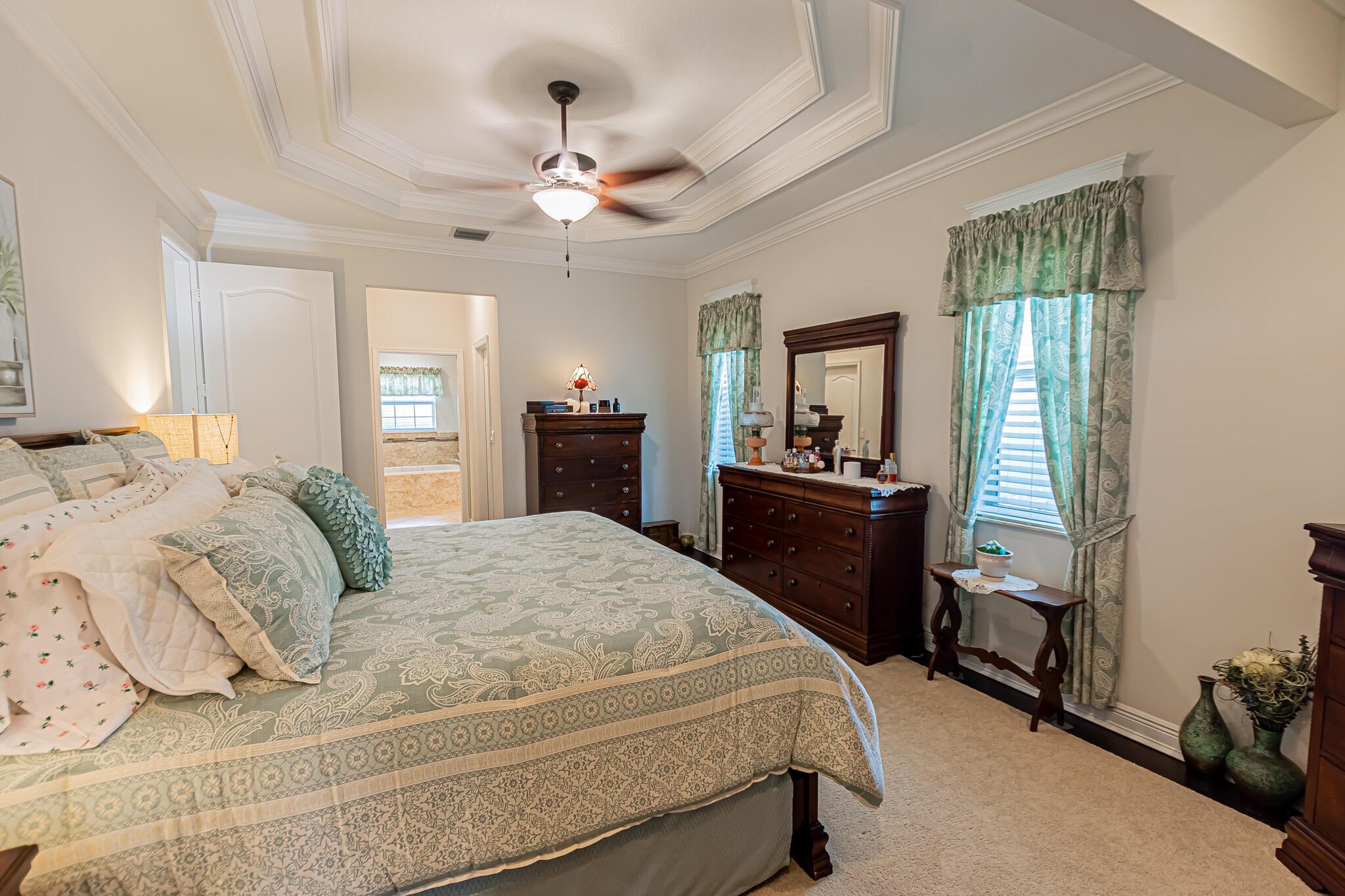 5927 NW Favian Avenue