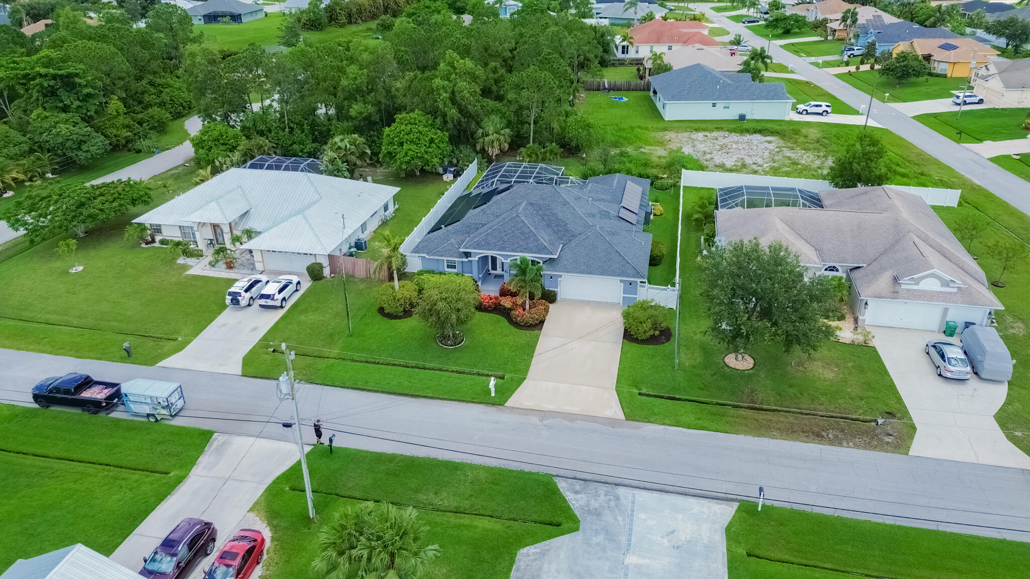 5927 NW Favian Avenue