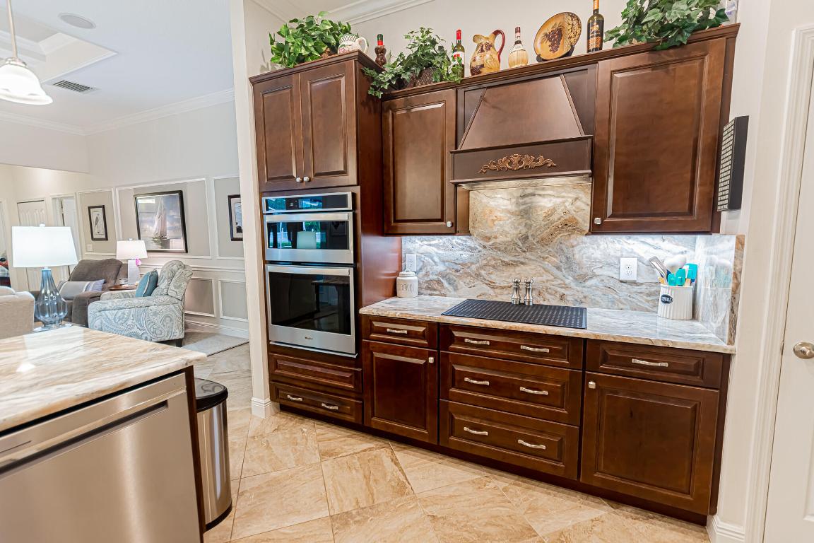 5927 NW Favian Avenue