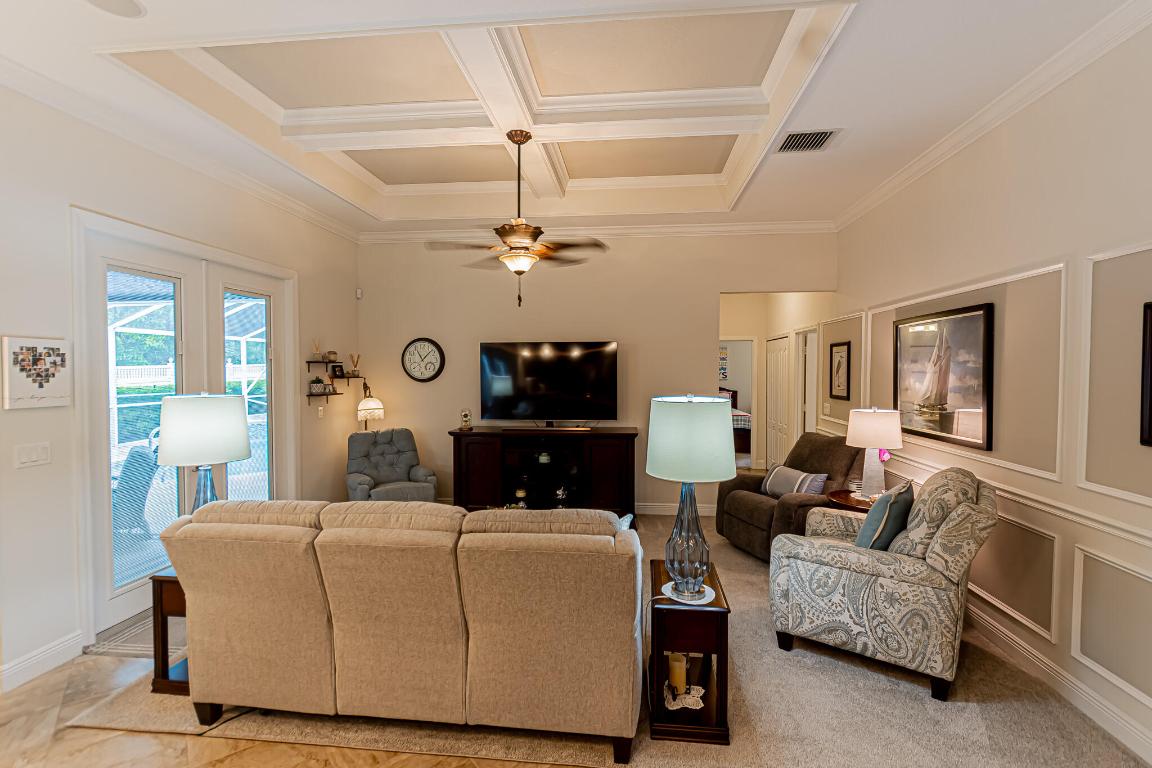 5927 NW Favian Avenue