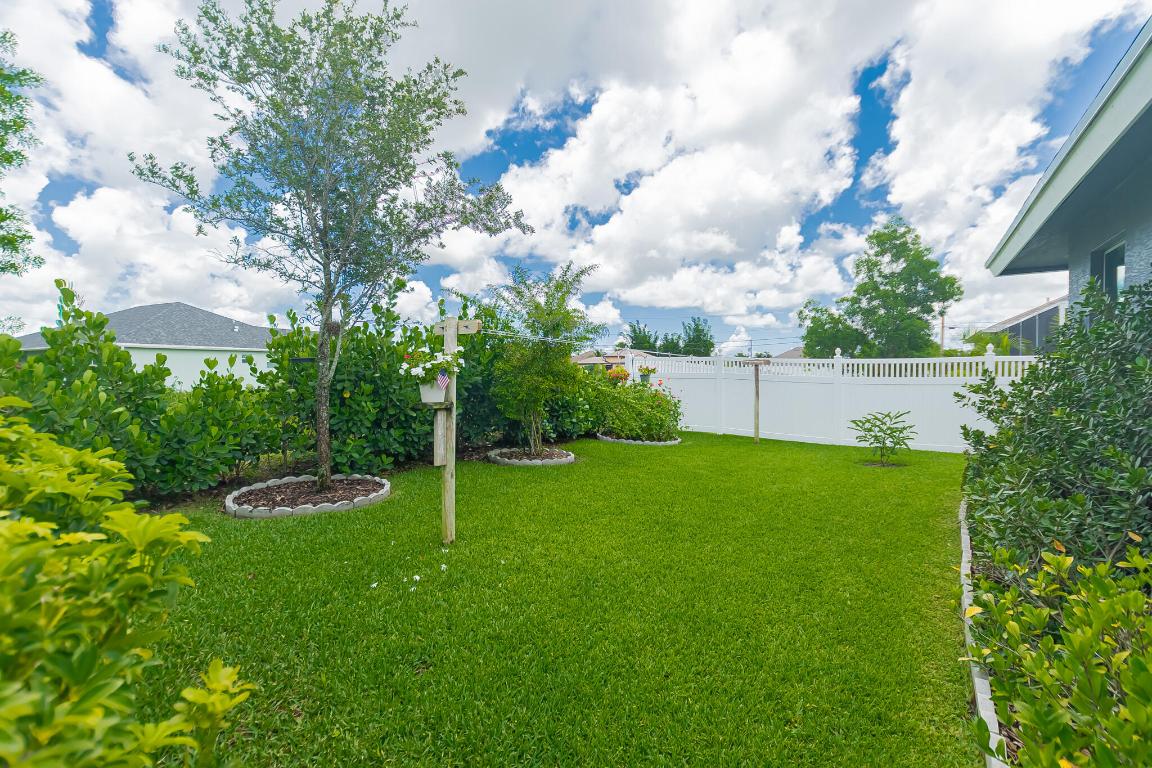 5927 NW Favian Avenue