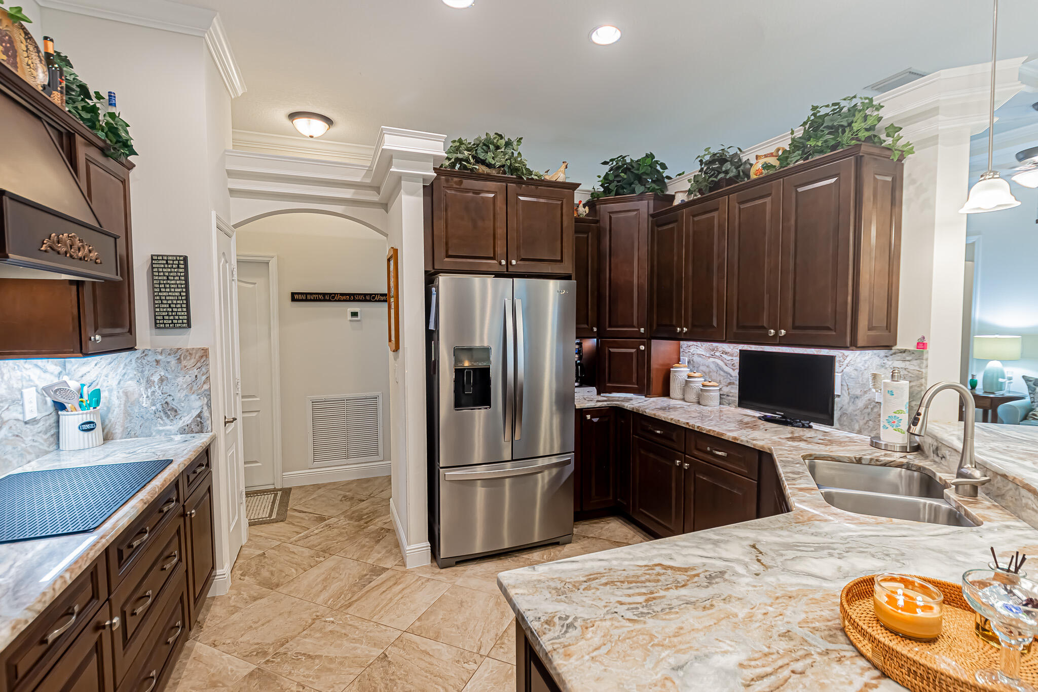 5927 NW Favian Avenue