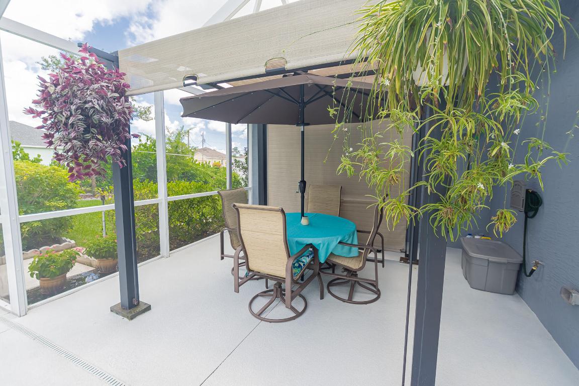 5927 NW Favian Avenue