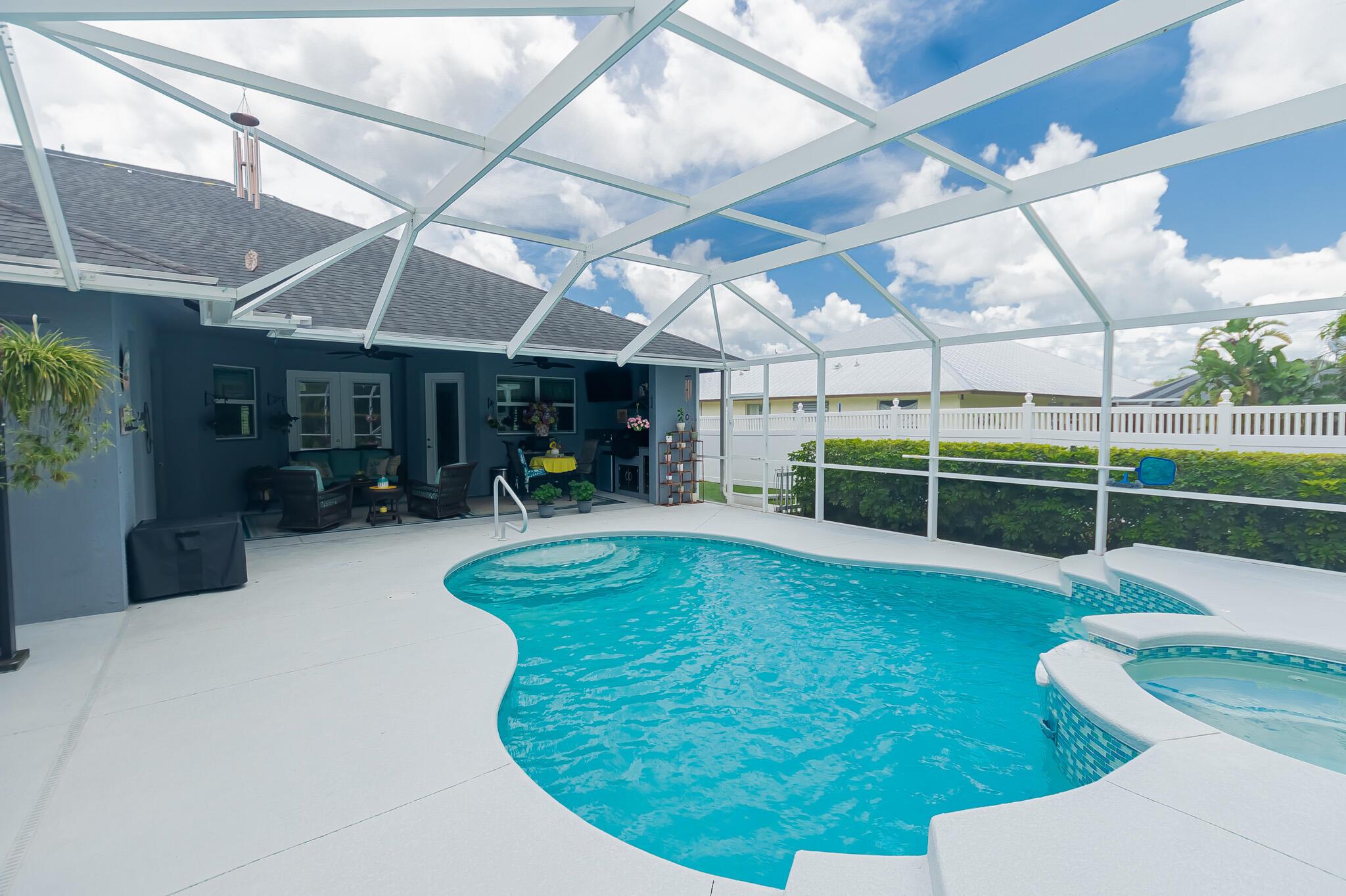 5927 NW Favian Avenue