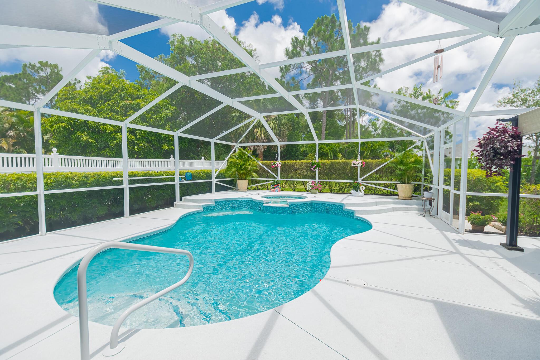 5927 NW Favian Avenue