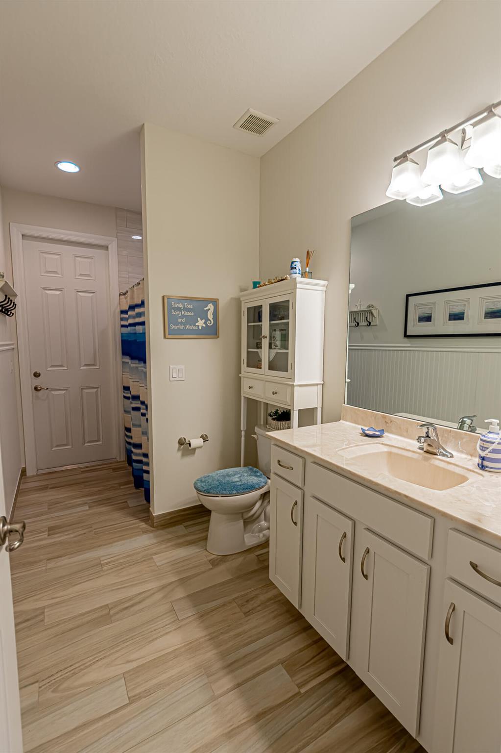 5927 NW Favian Avenue