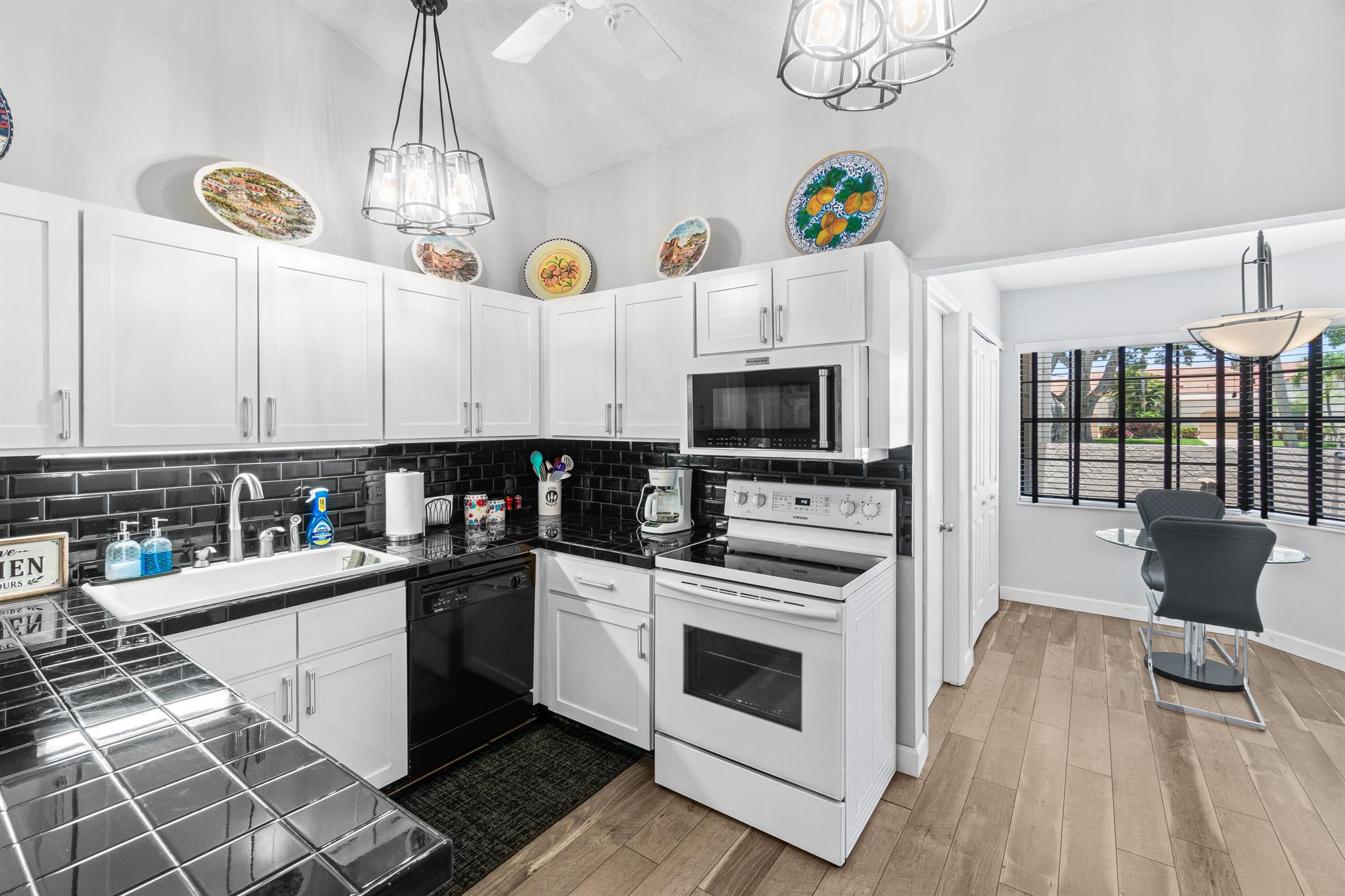 5874 Parkwalk Circle W