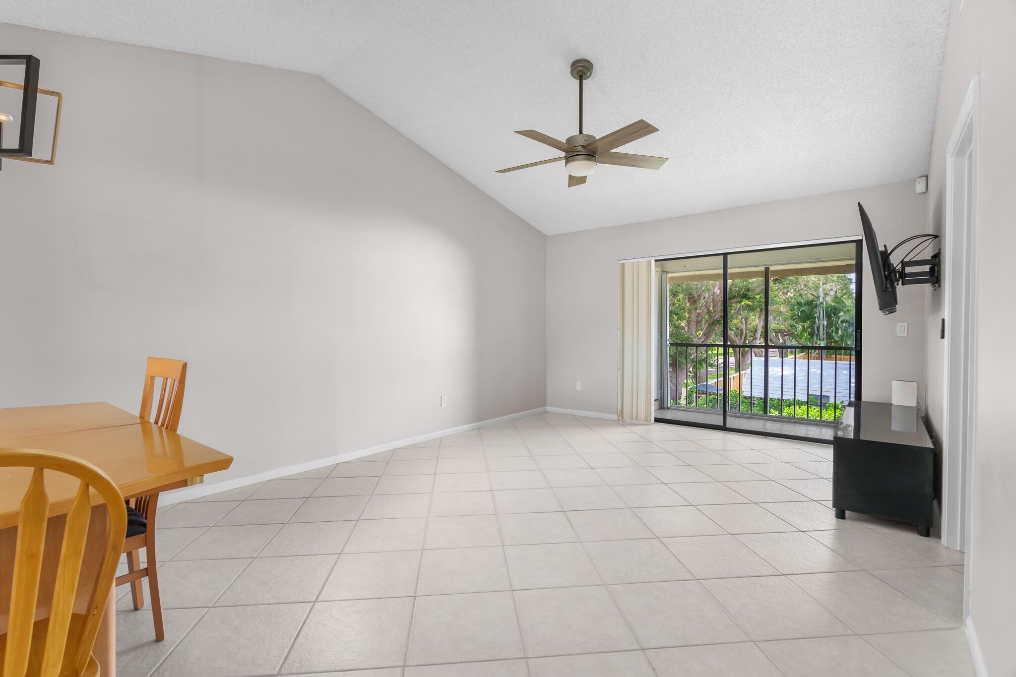 5201 W Club Circle 203