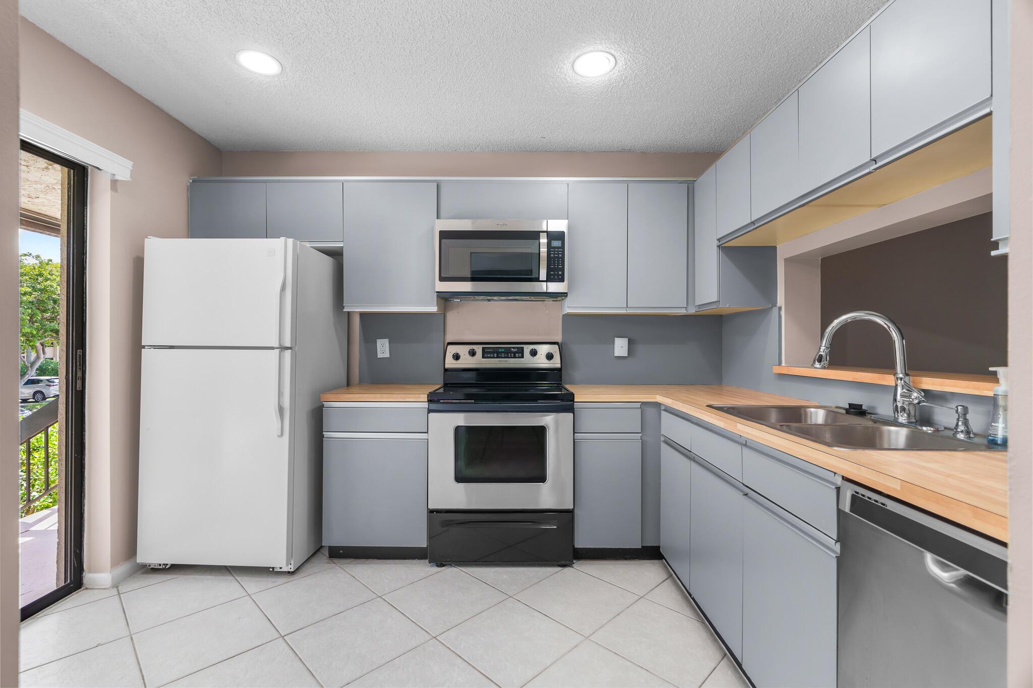 5201 W Club Circle 203