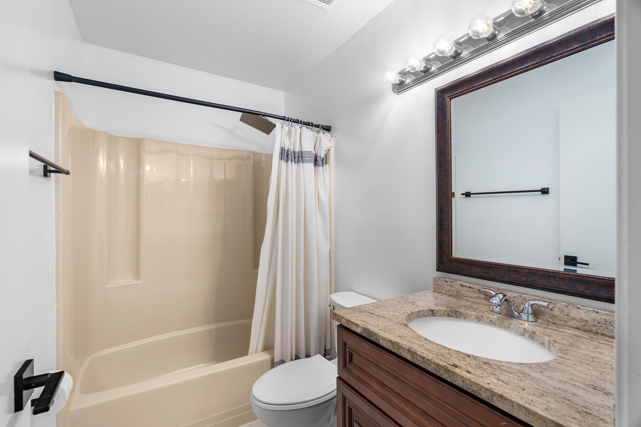 5201 W Club Circle 203