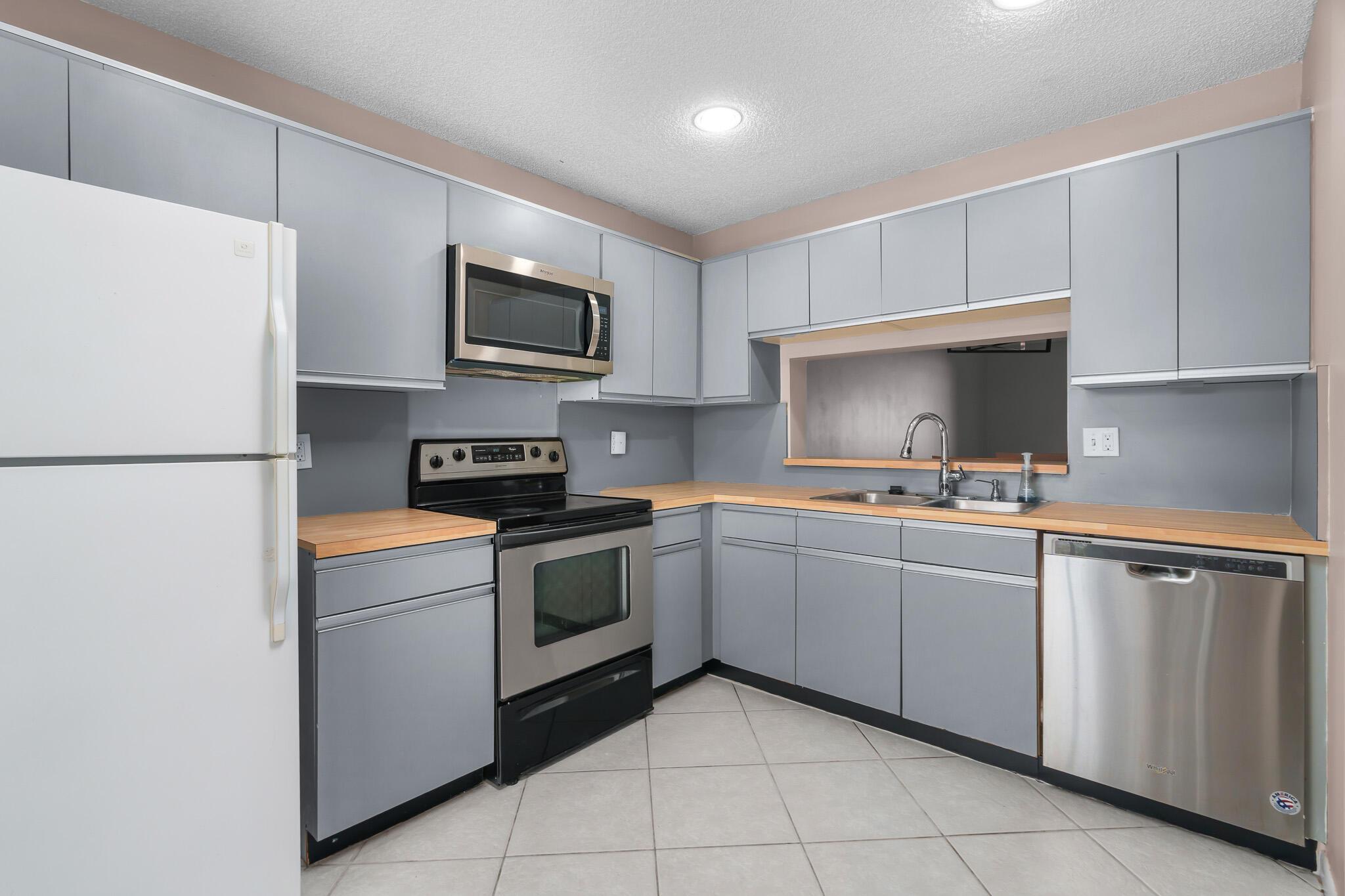 5201 W Club Circle 203