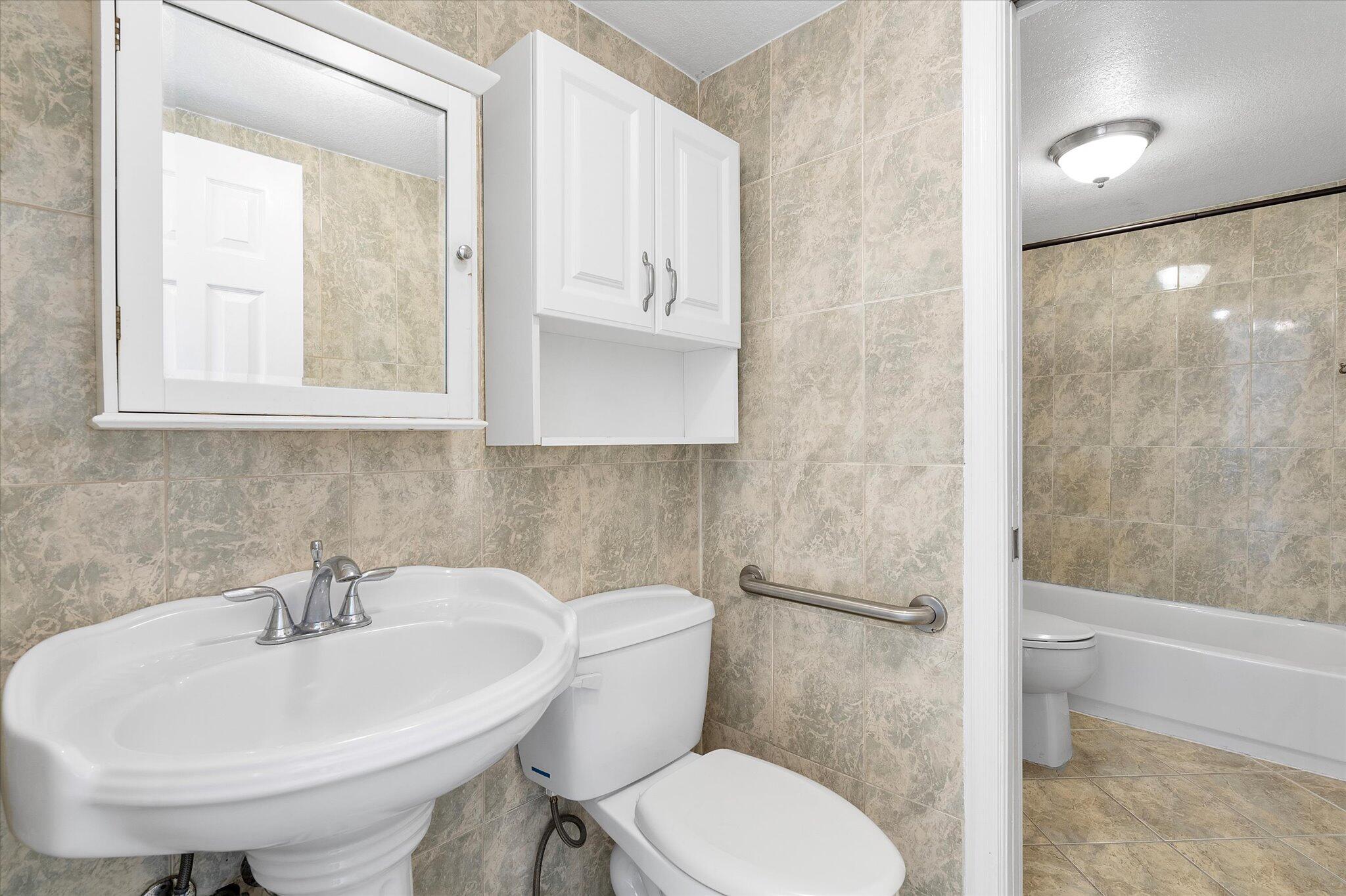 2138 SW 6th Street 301