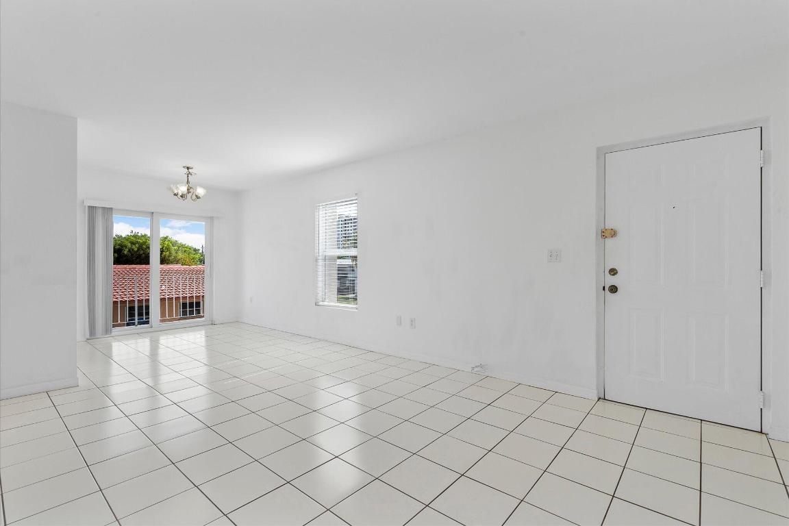 2138 SW 6th Street 301