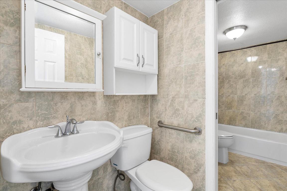 2138 SW 6th Street 301