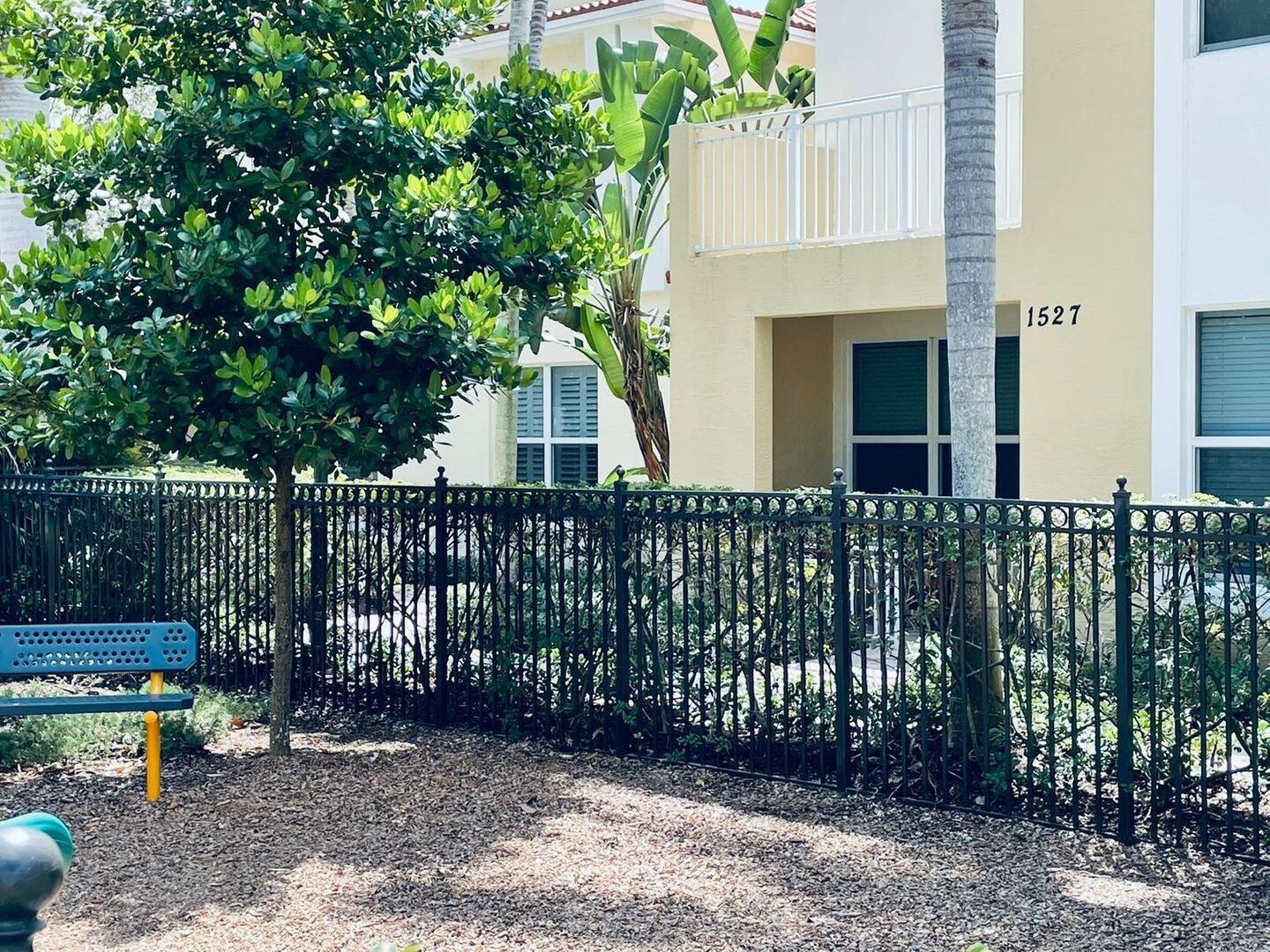 1527 NW 48th Lane