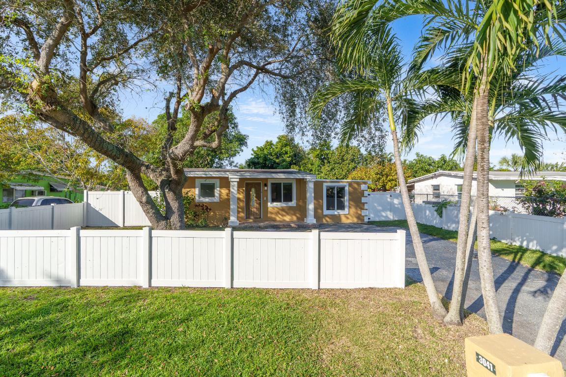 3041 E Palm Drive, Boynton Beach