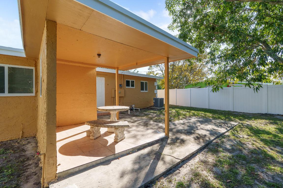 3041 E Palm Drive, Boynton Beach