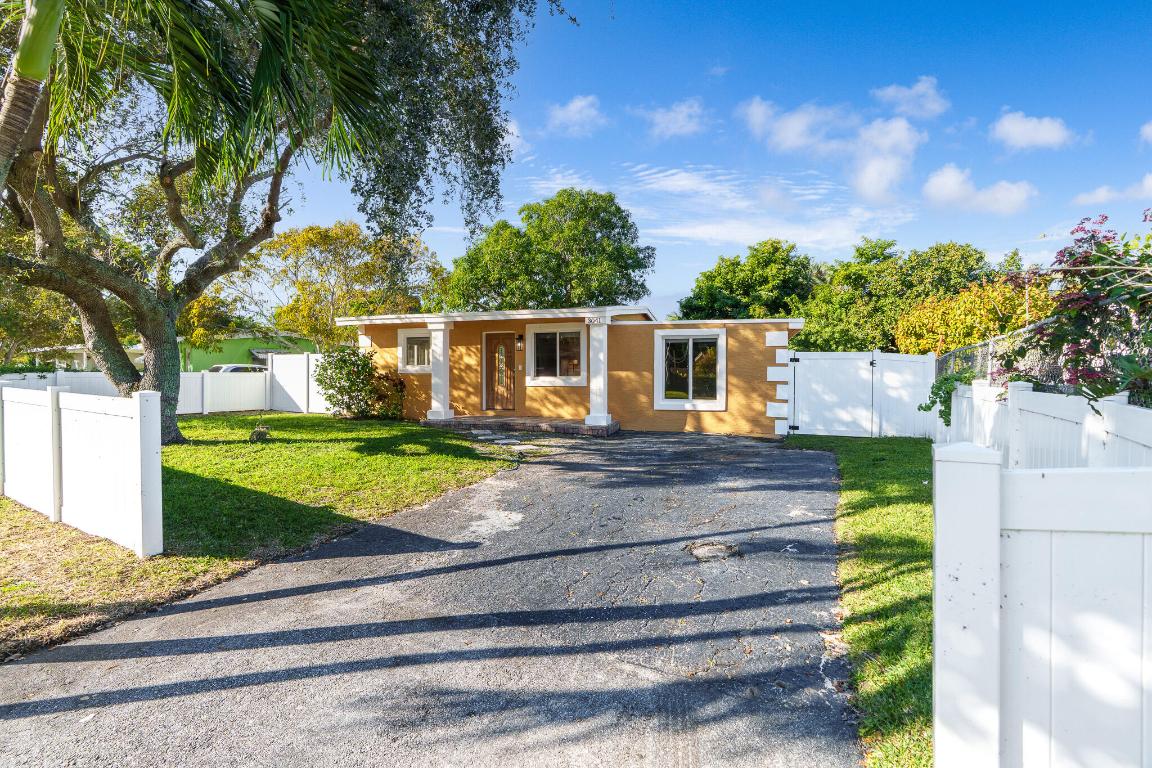 3041 E Palm Drive, Boynton Beach