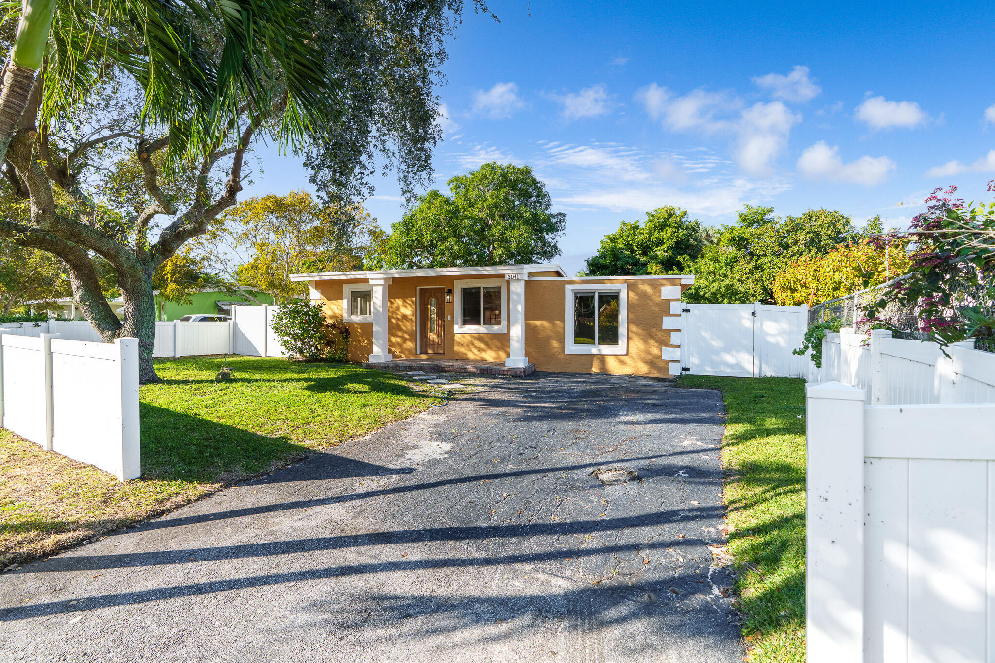 3041 E Palm Drive, Boynton Beach