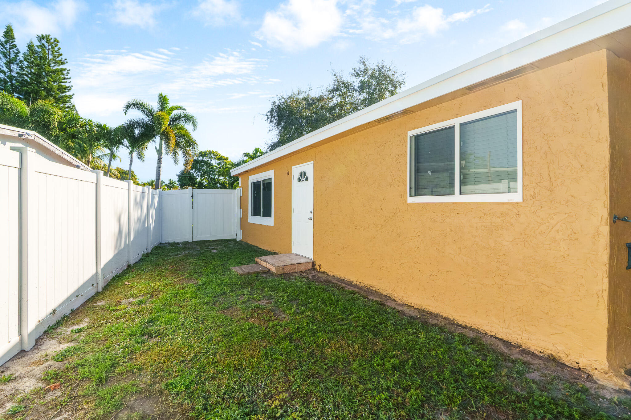 3041 E Palm Drive, Boynton Beach