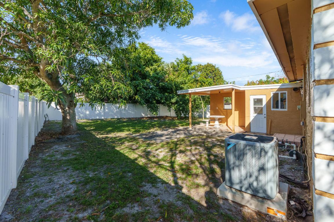 3041 E Palm Drive, Boynton Beach