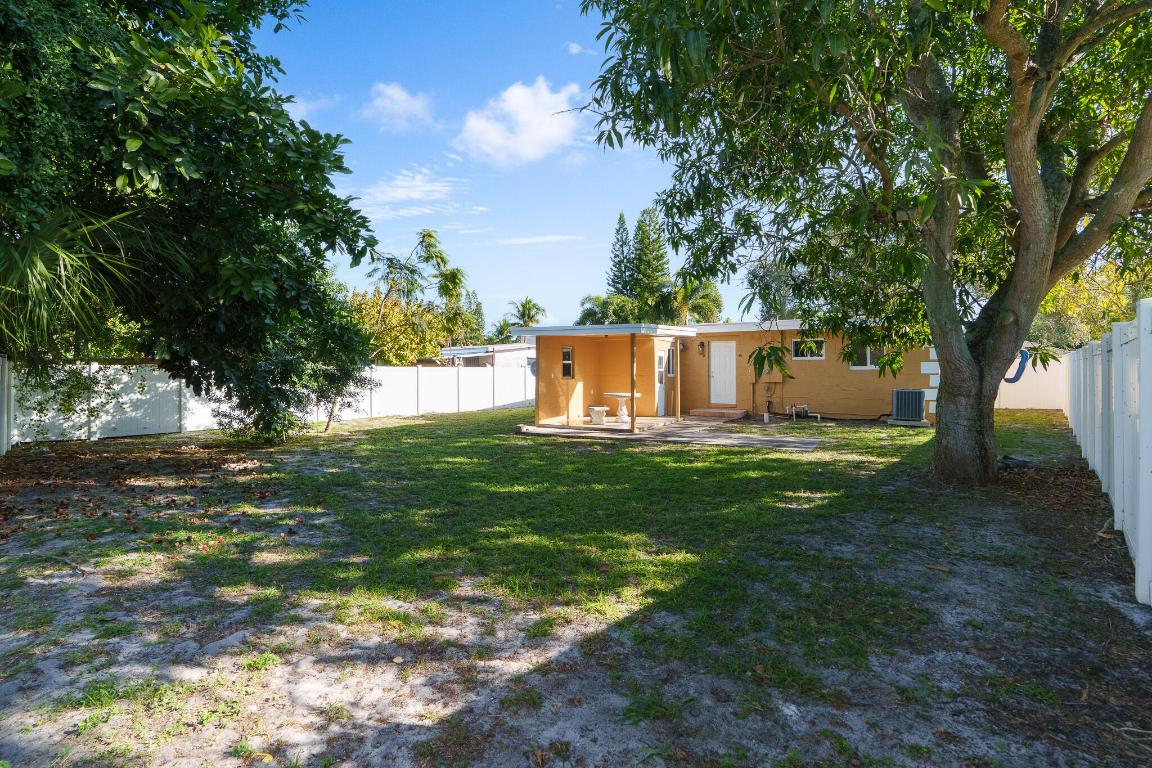 3041 E Palm Drive, Boynton Beach