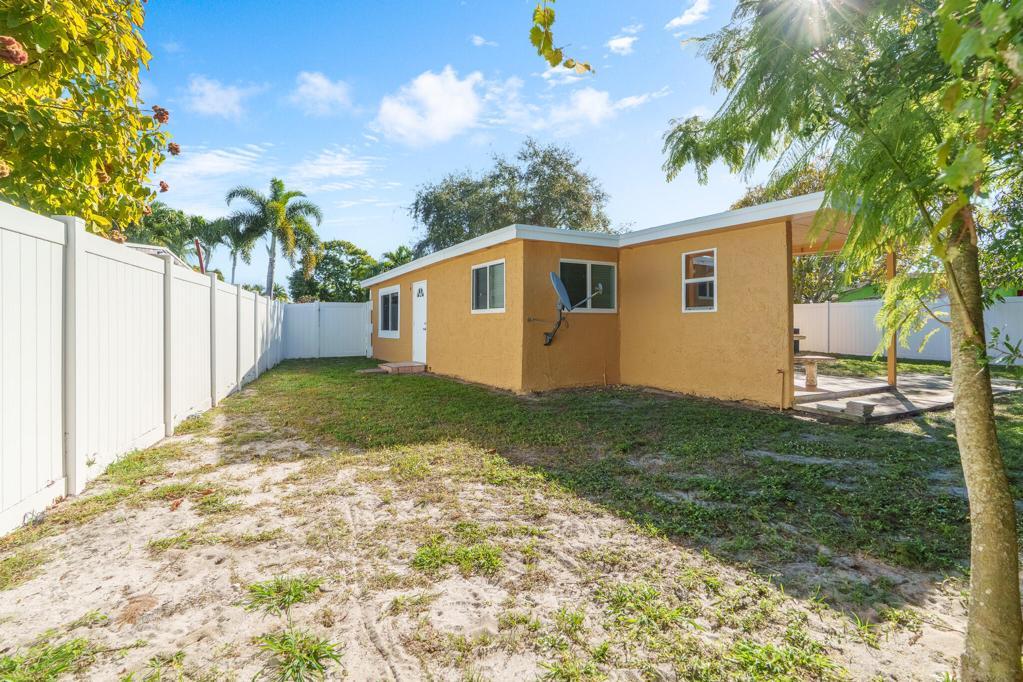 3041 E Palm Drive, Boynton Beach