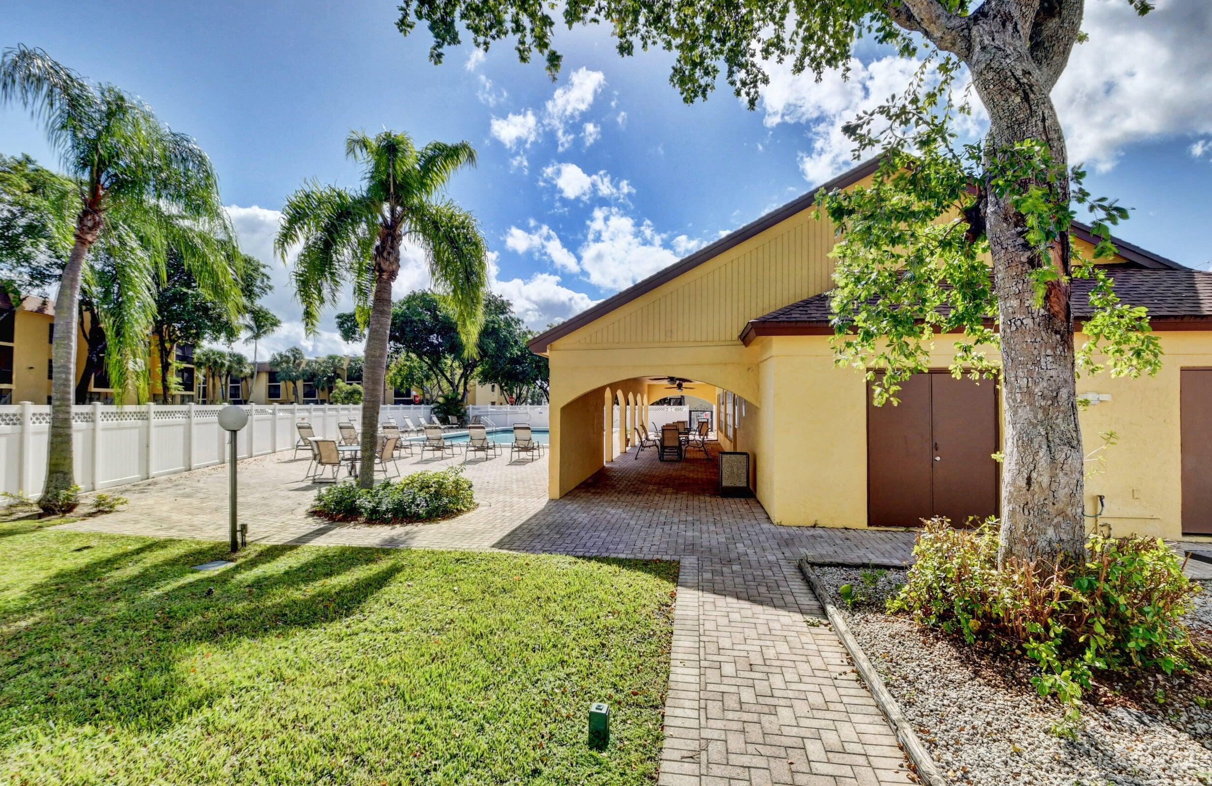 460 NW 20th Street 2070