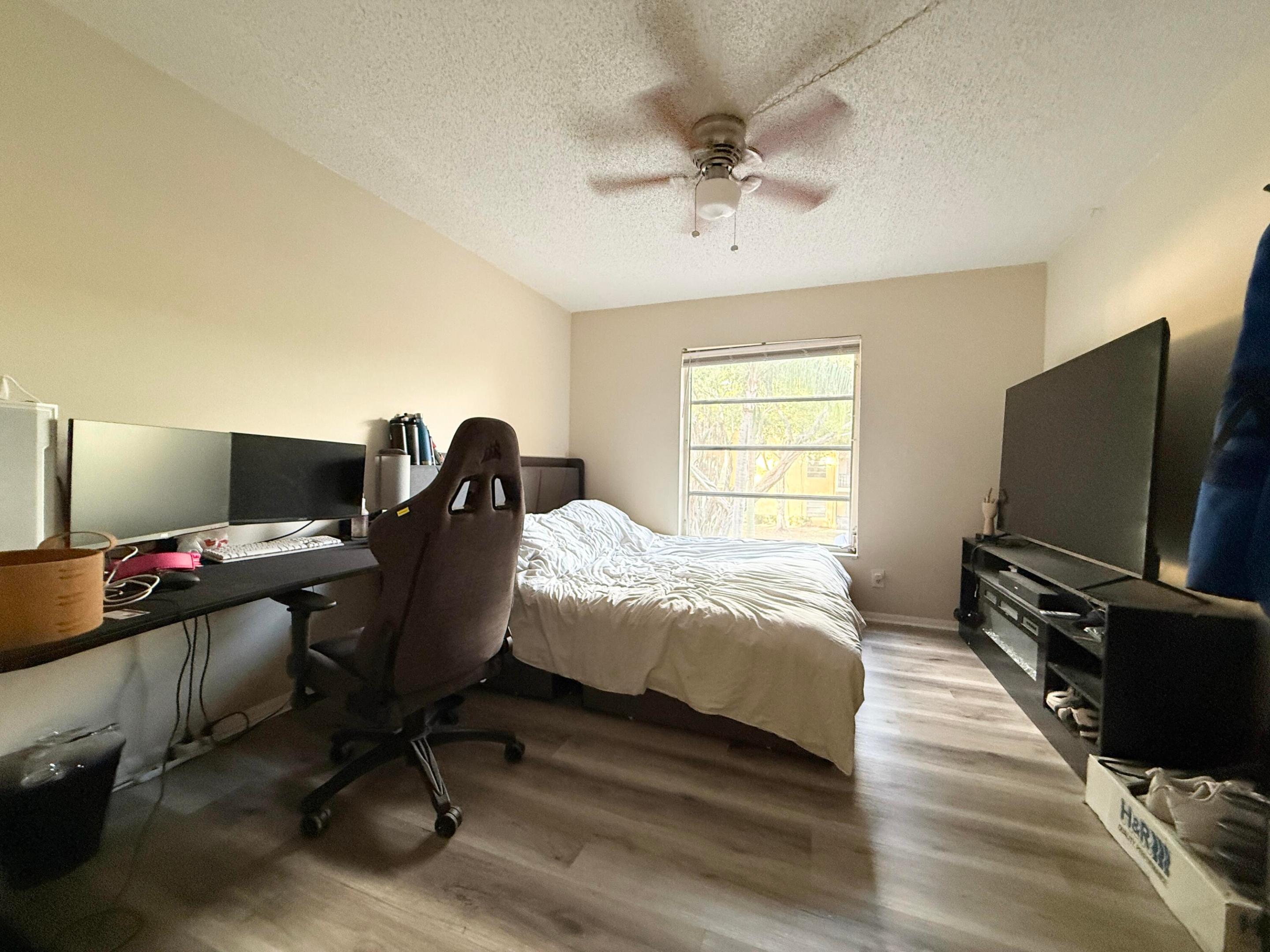 460 NW 20th Street 2070