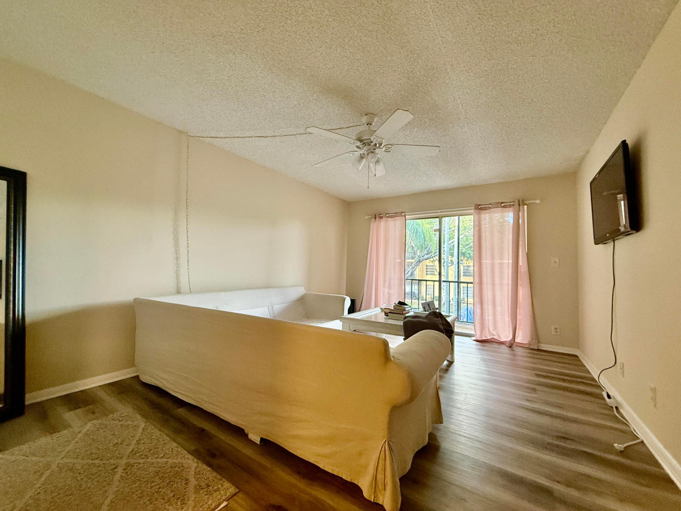 460 NW 20th Street 2070