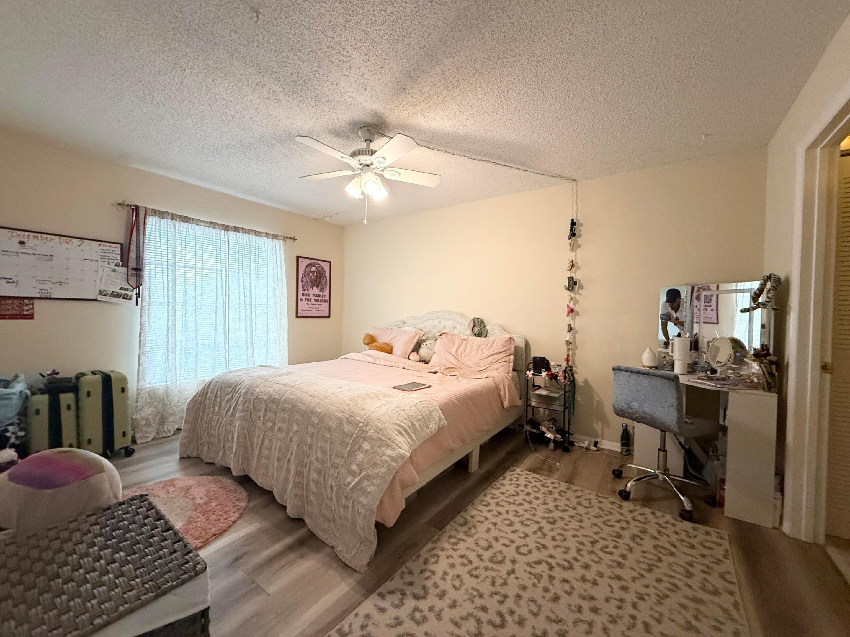 460 NW 20th Street 2070
