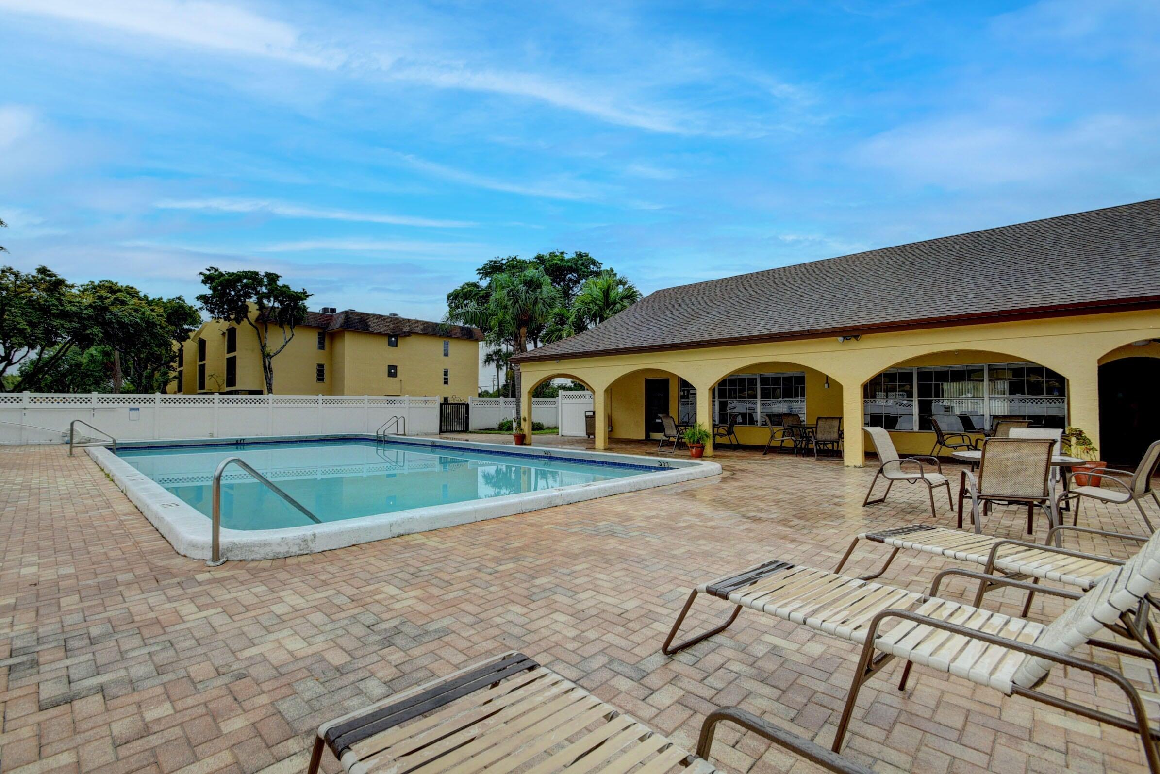 460 NW 20th Street 2070