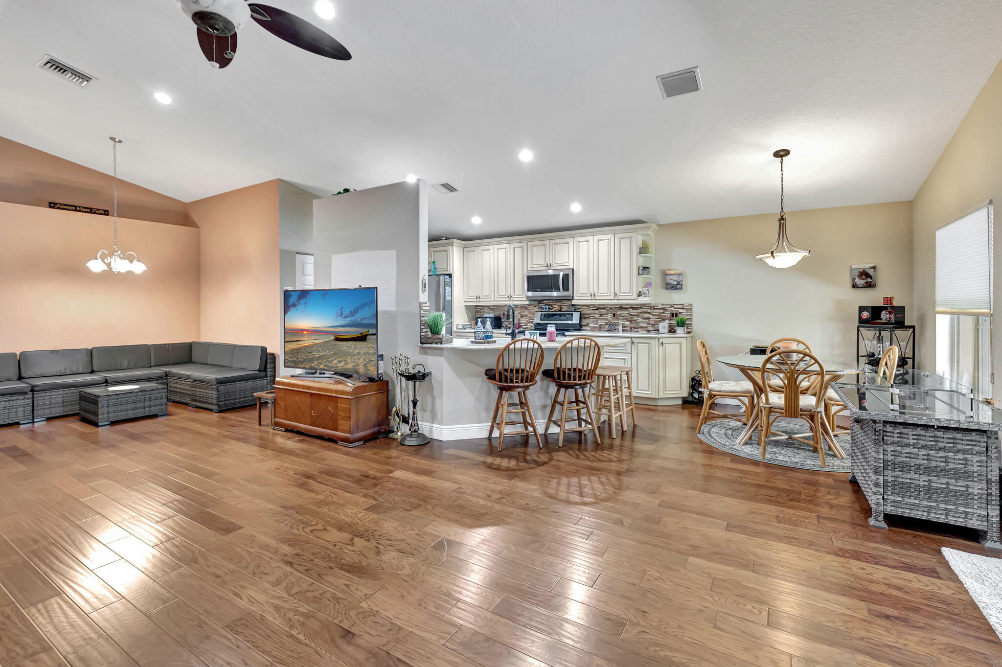 12185 La Vita Way