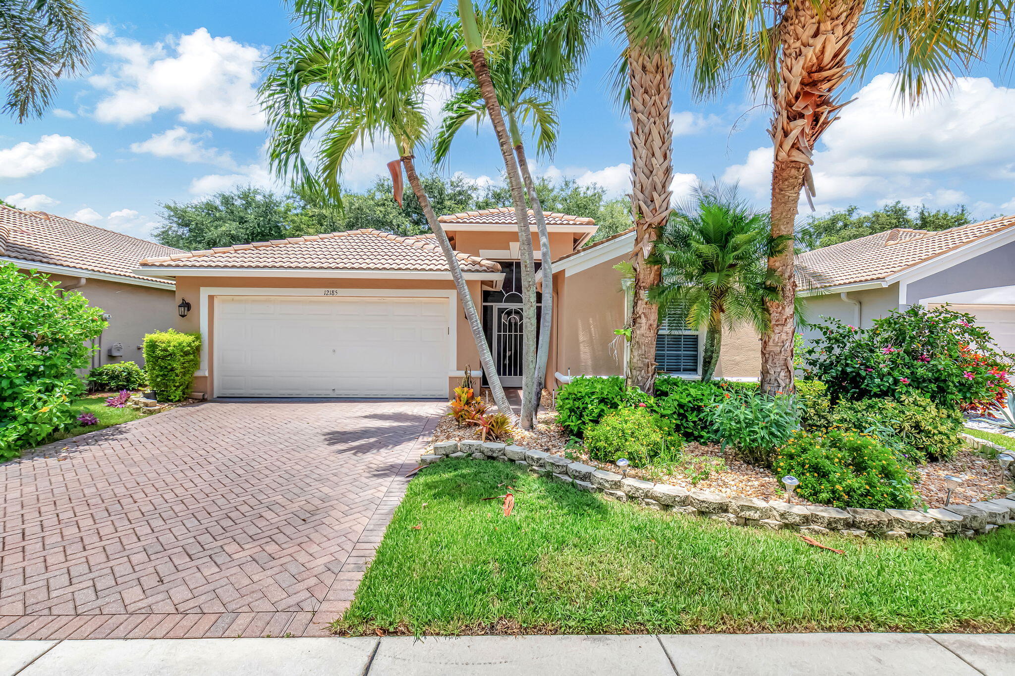 12185 La Vita Way