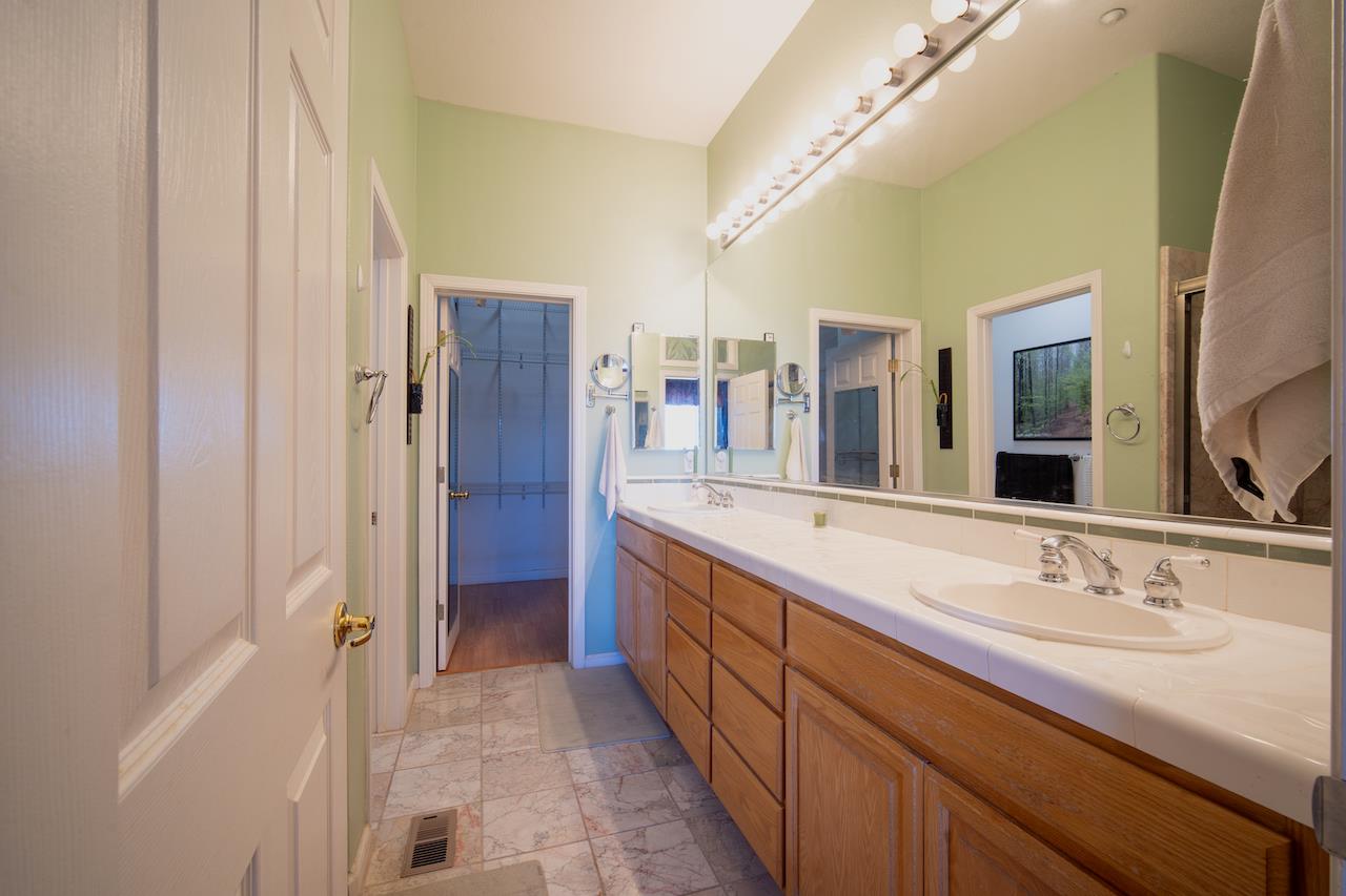 161 Cliff Swallow Court