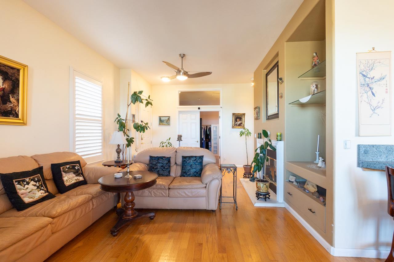 161 Cliff Swallow Court