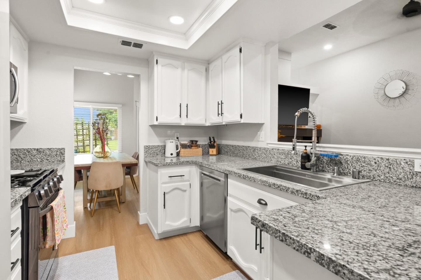 5909 Sawyer Circle