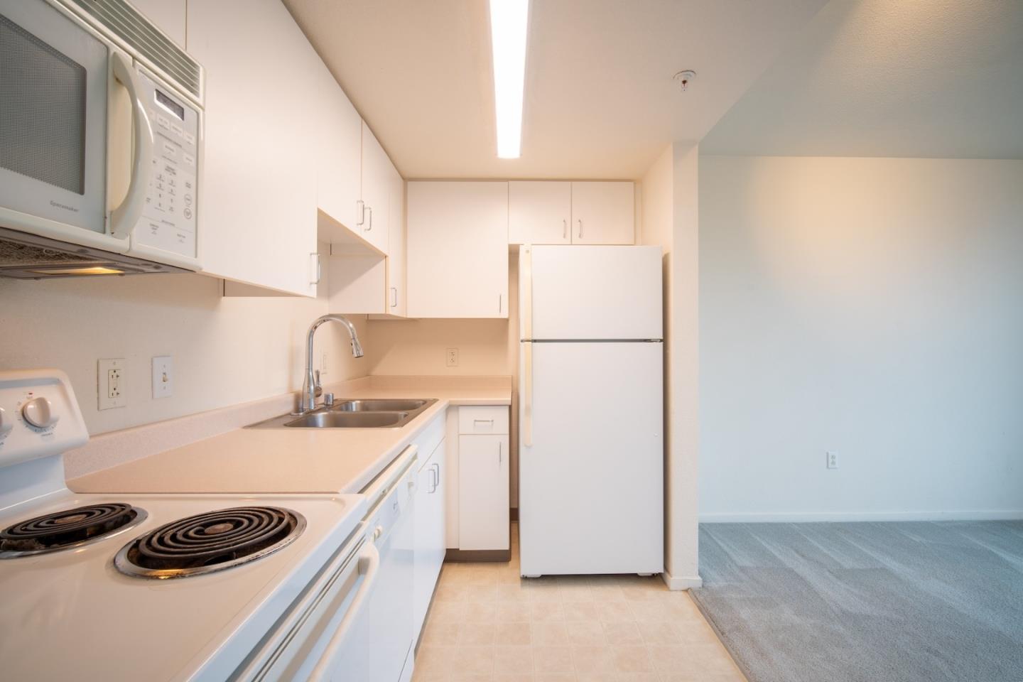 8200 Oceanview Terrace 412