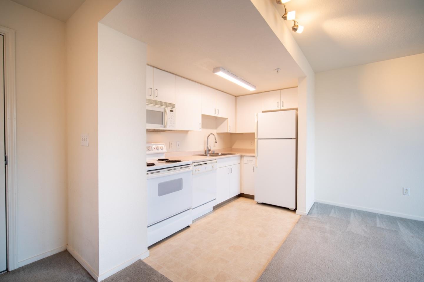 8200 Oceanview Terrace 412