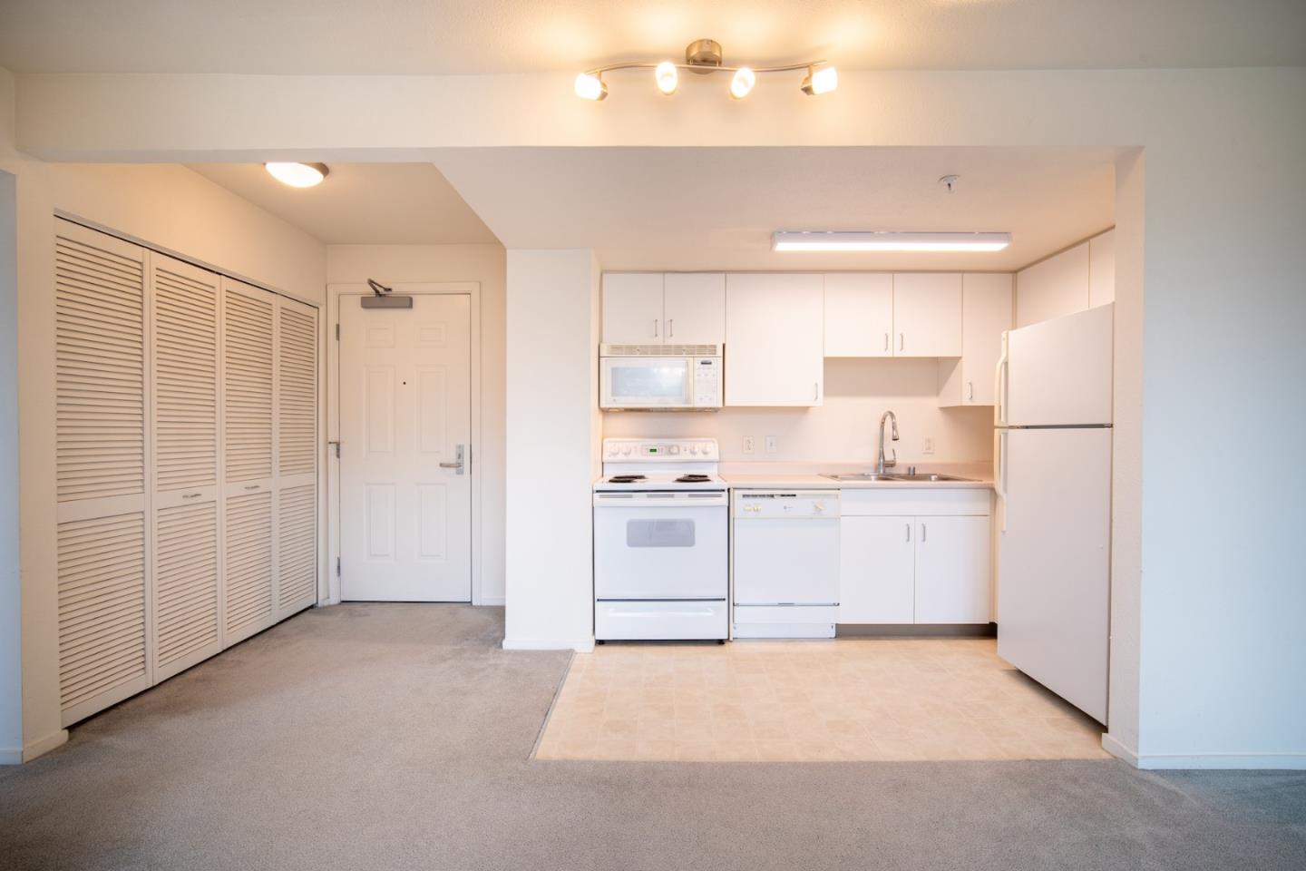 8200 Oceanview Terrace 412