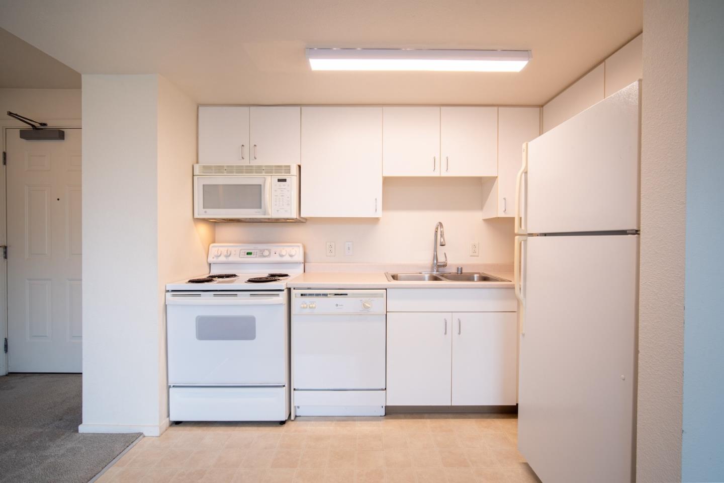 8200 Oceanview Terrace 412