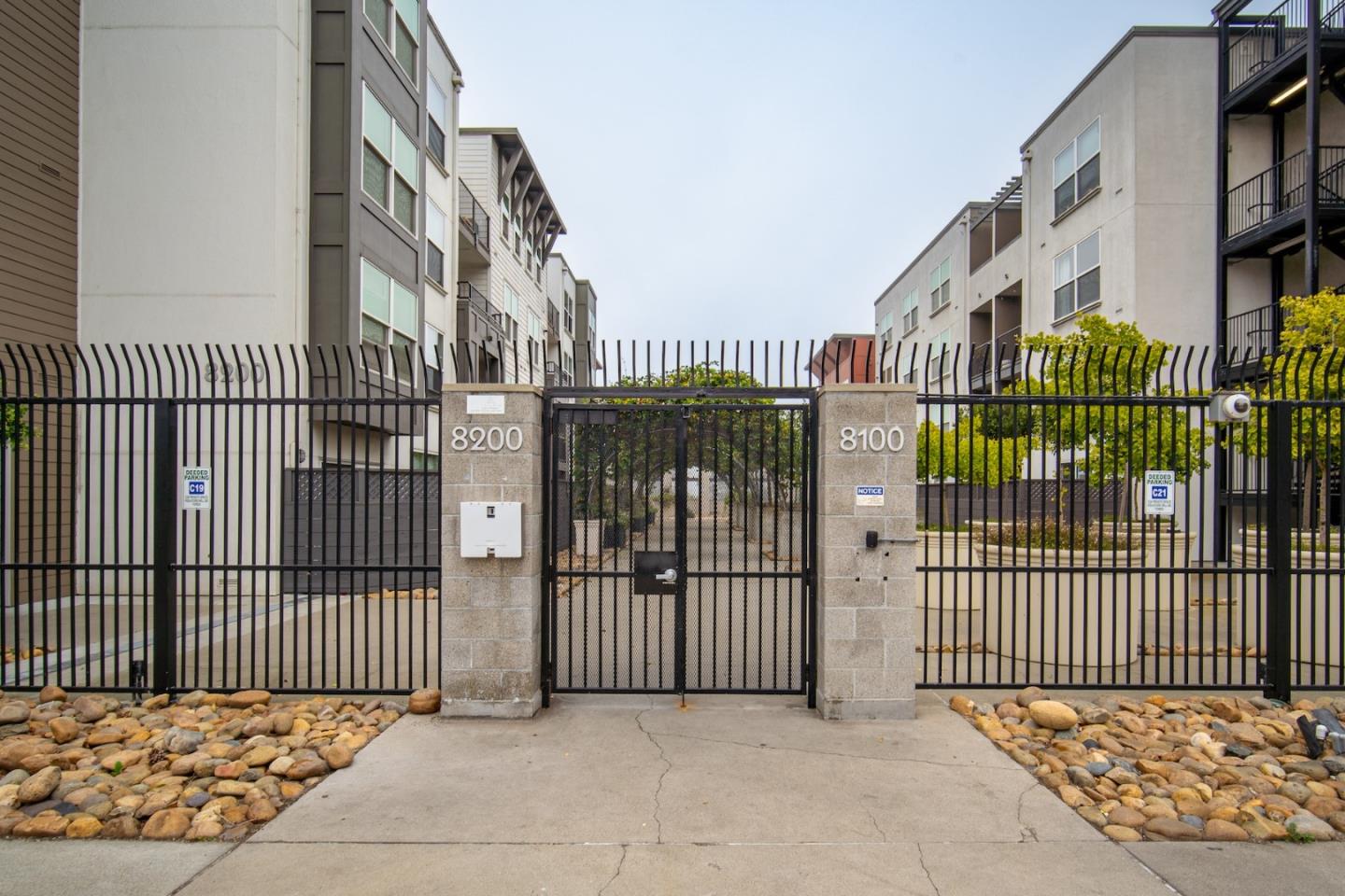 8200 Oceanview Terrace 412