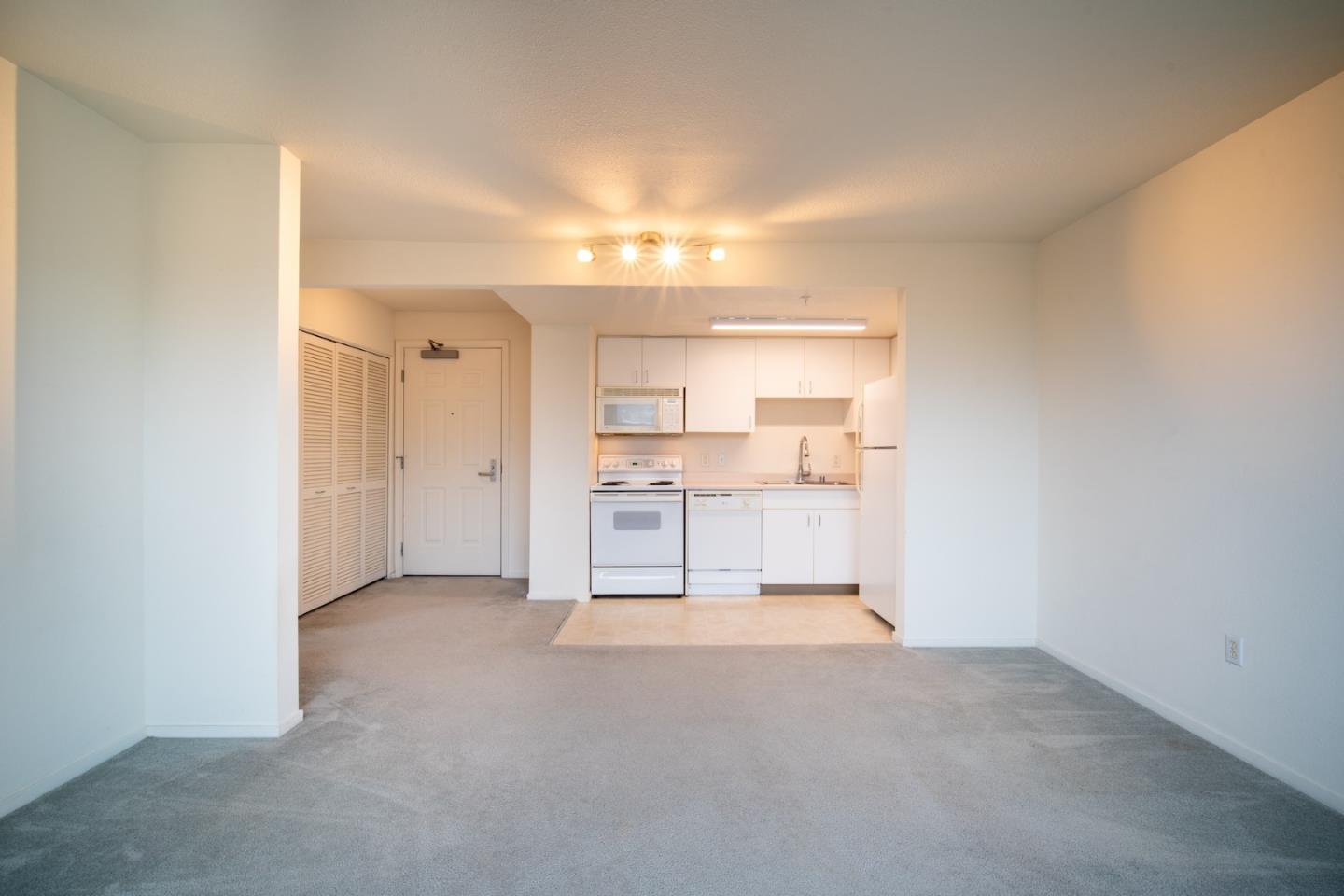 8200 Oceanview Terrace 412