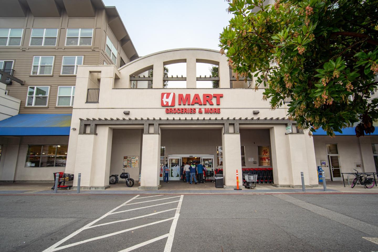 8200 Oceanview Terrace 412