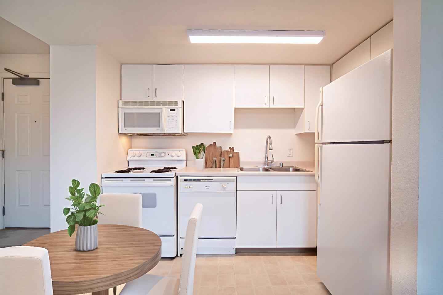 8200 Oceanview Terrace 412